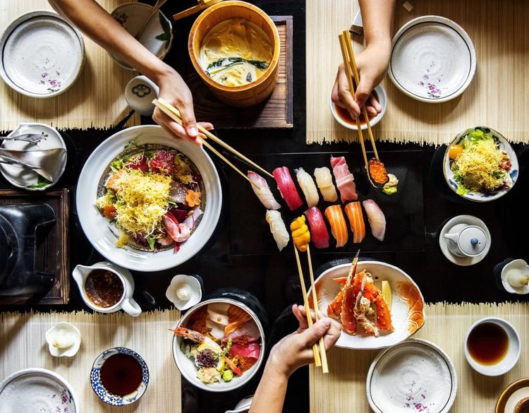 เปิดลิสต์ร้านอาหารญี่ปุ่น คัดร้านเด็ดจากห้างใกล้ BTS ที่คุณห้ามพลาด ห้างใกล้ BTS ร้านอาหาร ซูชิ สลัด ญี่ปุ่น