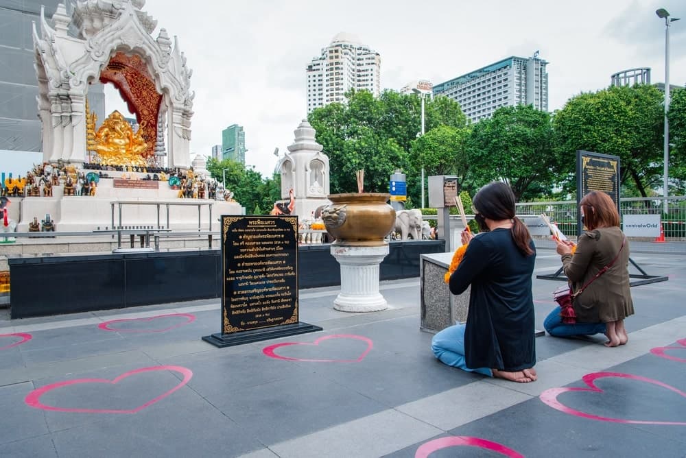 Most famous shines in Ratchaprasong